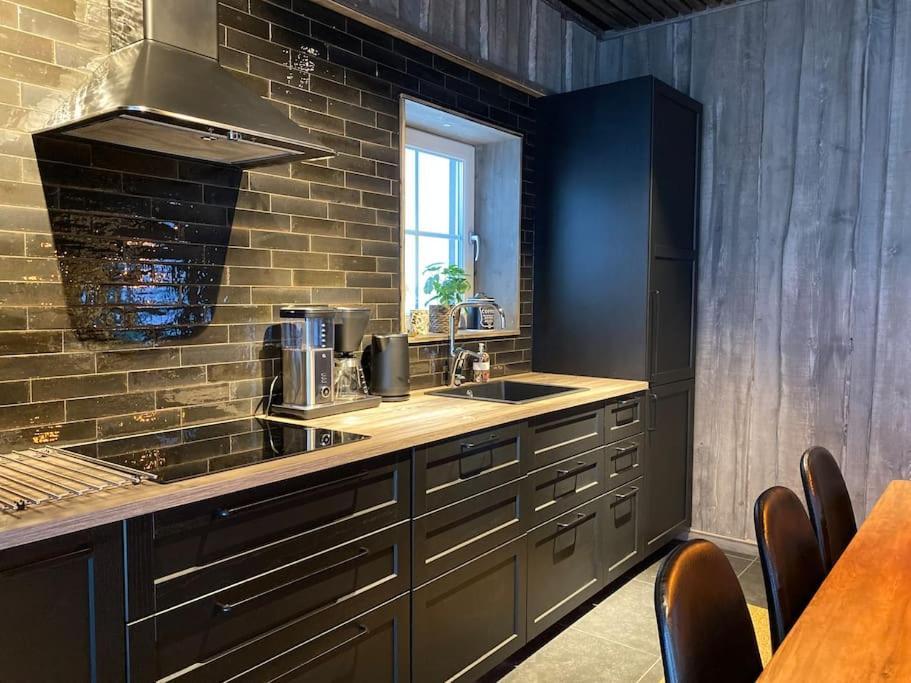Modern Stuga Med Ski Lodge Kaensla Jarvso Ngoại thất bức ảnh