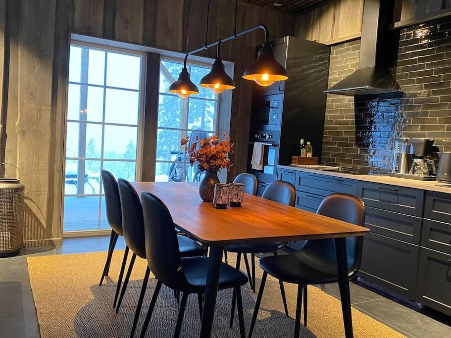 Modern Stuga Med Ski Lodge Kaensla Jarvso Ngoại thất bức ảnh