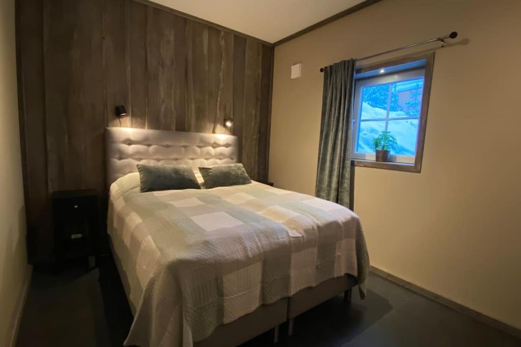 Modern Stuga Med Ski Lodge Kaensla Jarvso Ngoại thất bức ảnh