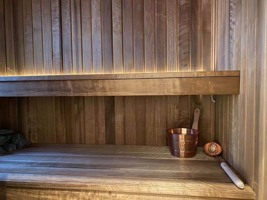Modern Stuga Med Ski Lodge Kaensla Jarvso Ngoại thất bức ảnh