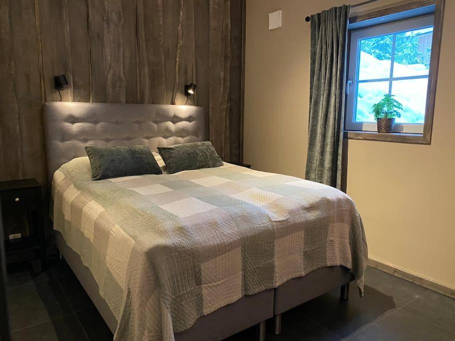 Modern Stuga Med Ski Lodge Kaensla Jarvso Ngoại thất bức ảnh